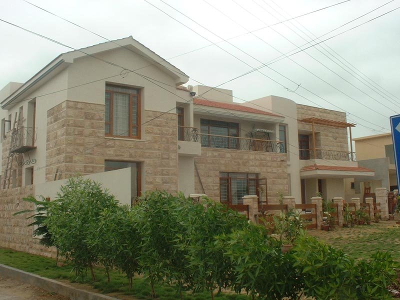 Mrs. Aftab Residence